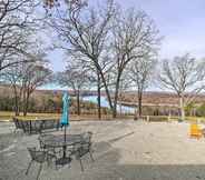 Lain-lain 4 Table Rock Lake Home - Fire Pit & Lake Views!