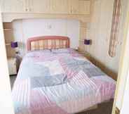 Others 4 Manor Park 2 Bedroom Caravan With Decking