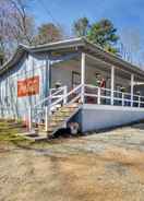 Imej utama Artsy Otto Cottage w/ Porch & Rocking Chairs!