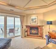 Others 5 Beachfront Traverse City Resort Condo w/ Pool