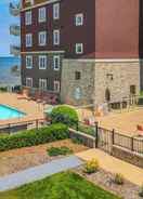 Imej utama Beachfront Traverse City Resort Condo w/ Pool