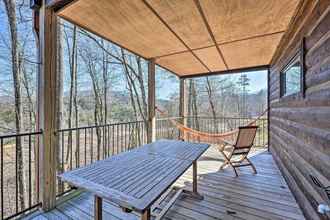 Lainnya 4 Brasstown Cabin Getaway: Decks & Mtn Views!