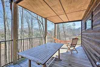 Others 4 Brasstown Cabin Getaway: Decks & Mtn Views!