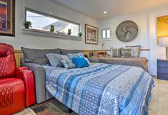 其他 3 Central Elmont Studio w/ Great Outdoor Space!