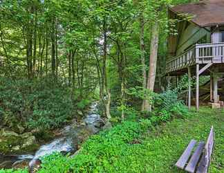 Others 2 Chalet Retreat: Cozy Cabin w/ On-site Creek!