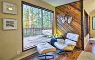 Khác 3 Cozy Sandy Retreat w/ Hot Tub & Forest Views!