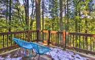 Others 5 Cozy Sandy Retreat w/ Hot Tub & Forest Views!