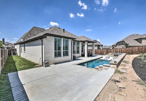 Others Haslet Family Home w/ Fire Pit, Hot Tub & BBQ