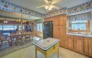 Others 7 Lake Pleasant Family Home w/ Canoe & Kayaks!