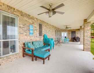 Lain-lain 2 Lakefront Livingston Vacation Rental w/ Boat Dock!