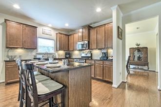 อื่นๆ 4 Lovely Durham Home w/ Screened Porch & Patio!