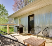 Lainnya 3 Mid-century Modern Fayetteville Home, Walk to Town