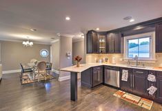 其他 7 25 Mi to Nyc: Walkable Long Island Apt w/ Balcony