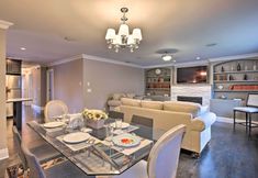 其他 5 25 Mi to Nyc: Walkable Long Island Apt w/ Balcony