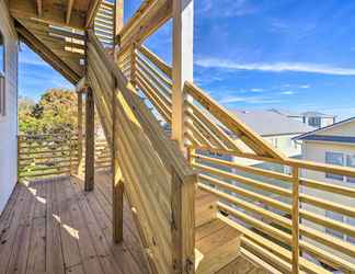 Others 2 Modern Home w/ Rooftop Deck, Walk to Beach!