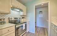 Lainnya 2 Picturesque Condo w/ Patio, 4 Mi to Beach!