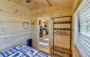 อื่นๆ 7 Streamside Bryson City Cabin Rental - Grill & Games