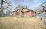 Lain-lain 2 Texarkana Pet-friendly Pad w/ Fenced Backyard