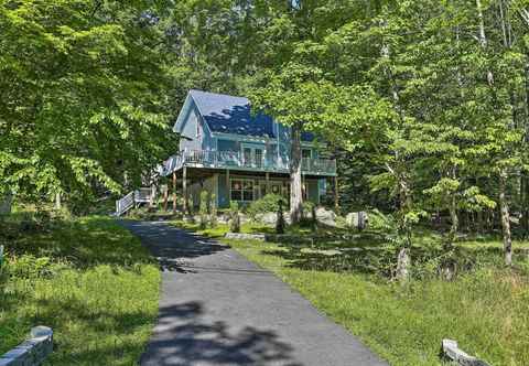 Others All-encompassing Cobalt Cottage w/ Game Room!