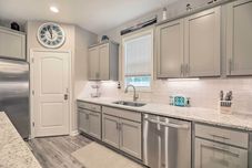 Others Beaufort Townhome w/ Game Room: 8 Mi to Beaches!