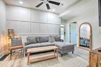 Lain-lain Boho-chic Folsom Retreat: Walkable Location!