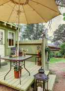 Imej utama Charming Tiny Home w/ Deck & Pond Access!