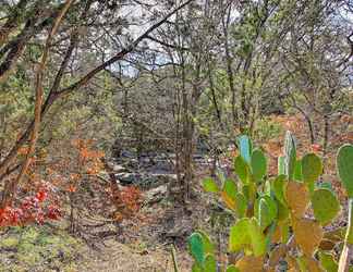 Lainnya 2 Cabin in Helotes Hill Country ~ 9 Mi to Old Town!