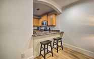 Others 7 Chic Springdale Townhome Near Dining & Sports