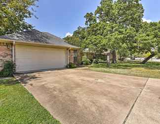 Others 2 Cozy College Station Home w/ Patio and Fireplace