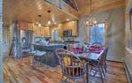 Lainnya 3 Dream Log Cabin in Bethel With Private Deck!