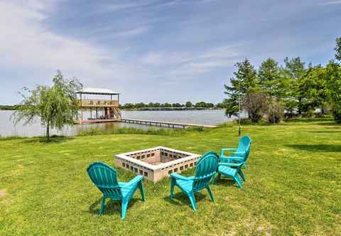 Lainnya Chic Lakeside Retreat w/ Dock on Brazos River