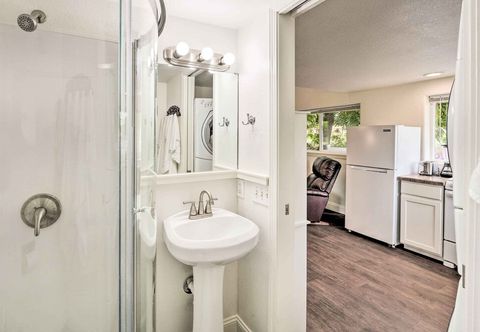 其他 Cozy Ferndale Studio on 20-acre Working Farm!