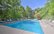 Others 7 Cozy Sevierville Condo: Balcony, Pool Access