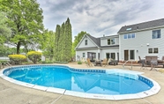 Others 4 Gorgeous Montgomery Home With Hot Tub!