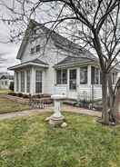 Imej utama Historic Alexandria Home w/ Private Yard!