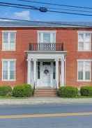 Imej utama Historic West Virginia Home Built in 1854!