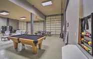 อื่นๆ 5 Huge Vian Family Retreat: Hot Tub + Game Room