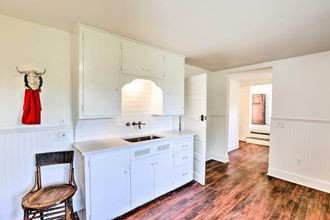 Others 4 Ferndale Cottage on Private 20 Acre Farm!