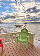 Imej utama Lakefront Canandaigua Home w/ Grill, Fire Pit