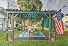 其他 Lakeside Kent Home w/ Pier + Boat Ramp Access