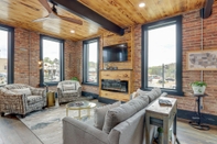 Others Luxurious Downtown Murphy Vacation Rental Loft!