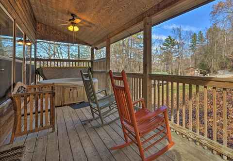 อื่นๆ Cabin w/ Hot Tub - Near Nantahala Outdoor Center!