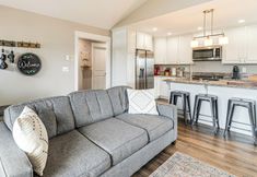 Others 5 Modern Ocean Shores Home, 2 Mi to Beach!