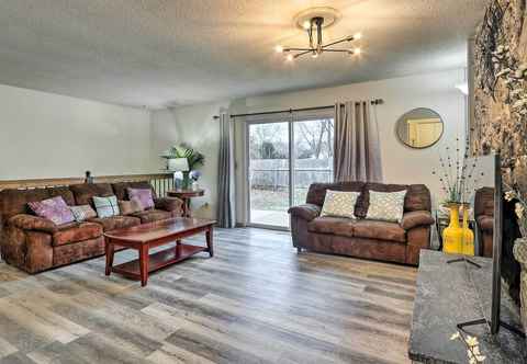 Others Peaceful Andover Townhome ~ 14 Miles to Wichita!