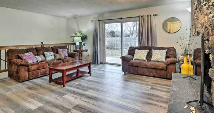 Others Peaceful Andover Townhome ~ 14 Miles to Wichita!