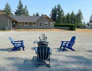 อื่นๆ 2 Peaceful Ranch-style Camano Home on 5 Acres!