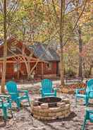 Imej utama 'serenity Woods' Cabin w/ Hot Tub & Fire Pit