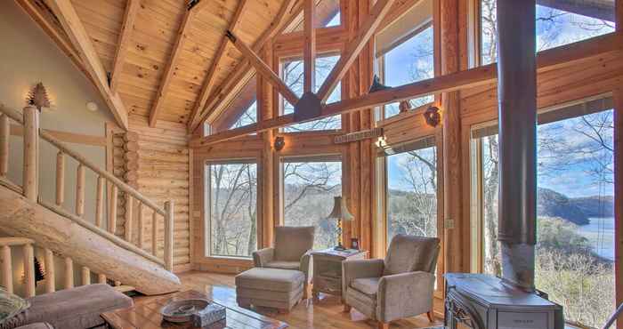 Lainnya Pet-friendly Highway Log Cabin w/ Lake View!