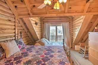 Lainnya 4 Pet-friendly Highway Log Cabin w/ Lake View!