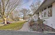 Others 6 Quiet Commack Cottage w/ Pool, 8 Mi to Beach!